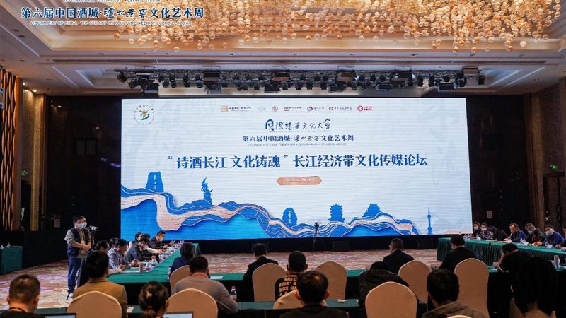 了解公司的技术实力，可以通过以下途径：